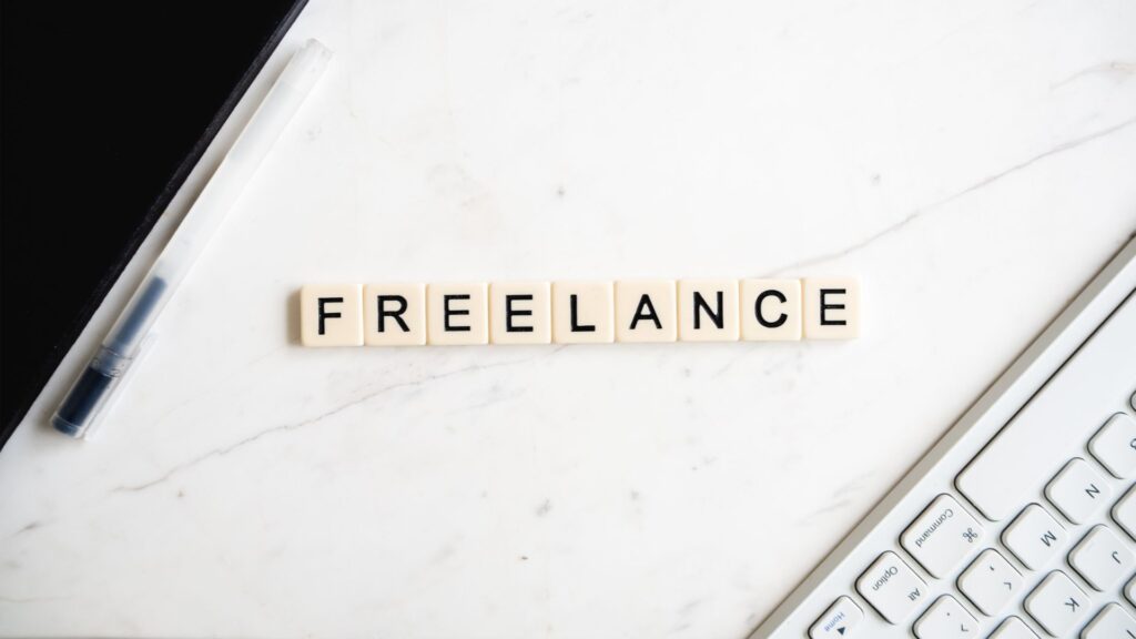 sidehustlemastery-how-to-stand-out-beginner-freelancer